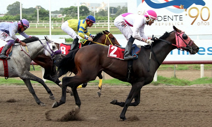 Señor Ben Hur ganó el Clásico de la Familia Delvalle